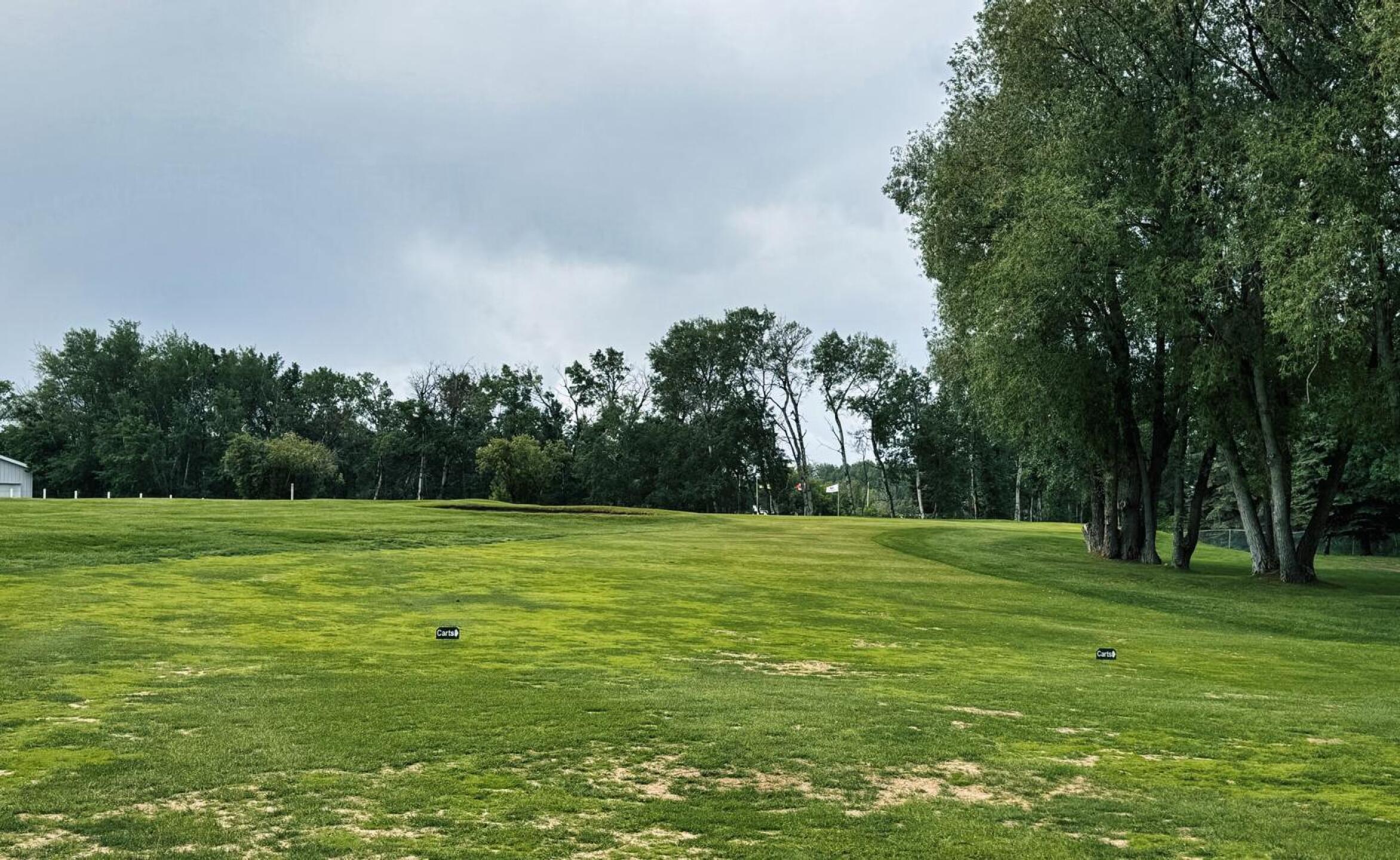 Silver Lake GC, Hole 9, Par 4, 349 yds (Photo submitted by DYakimec on 06/27/2026)