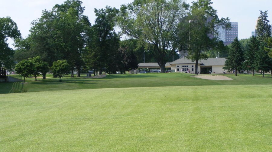 Soldiers Memorial Field GC: clubhouse