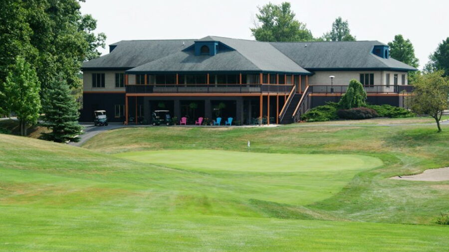 Eagle Rock GC: Green & Clubhouse