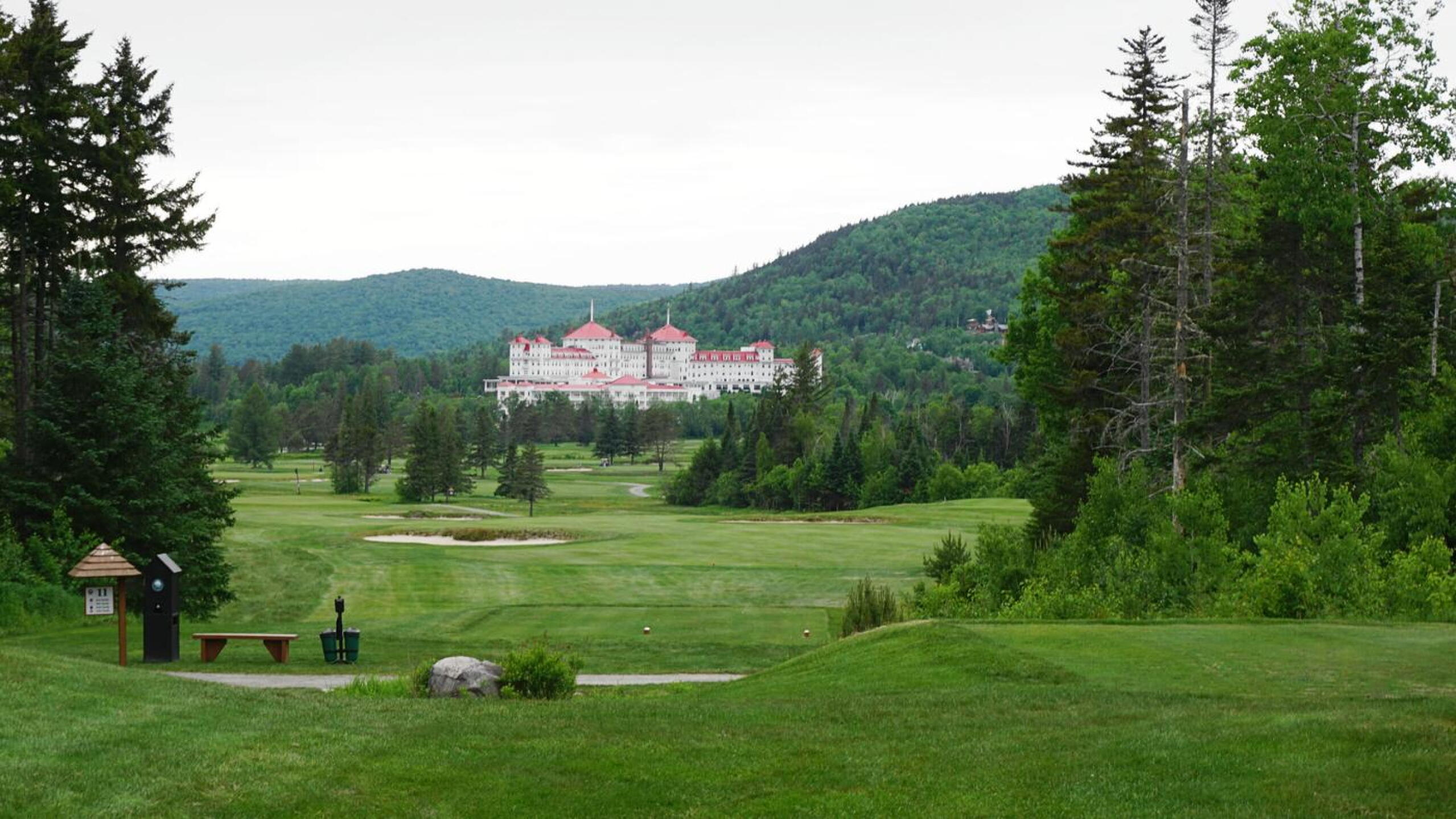 Eleventh: par-5, 542. A dandy of a par-five. The vintage hotel adds to a pleasant backdrop. (Photo submitted by AptlyLinked on 06/18/2021)