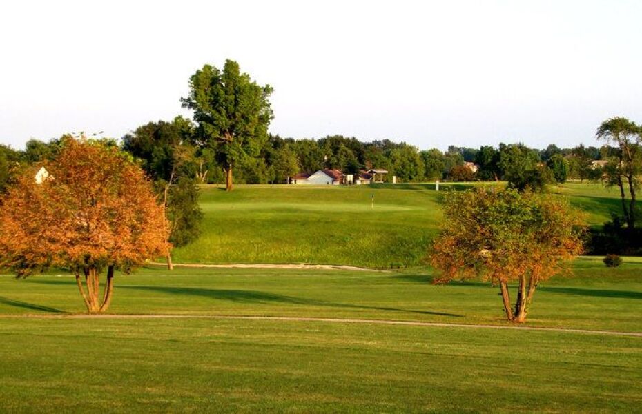 Wolves Crossing Golf Club in Jerseyville, Illinois, USA GolfPass