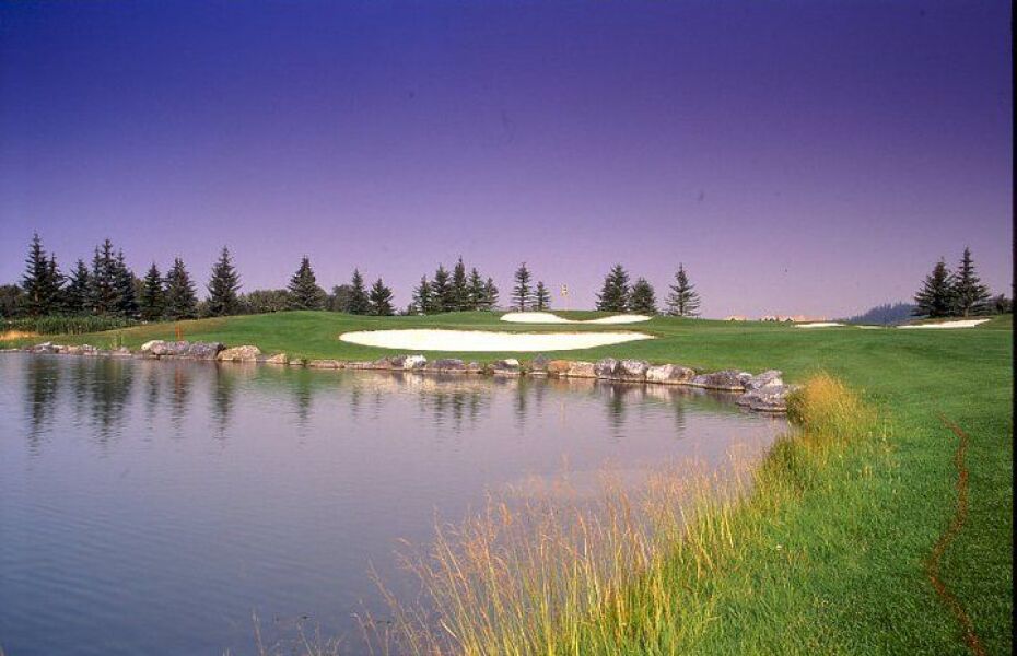 Glencoe Golf and Country Club Glen Meadows Slopes/Lakes in Calgary