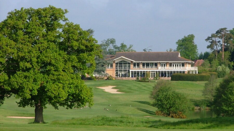 18th and the clubhouse