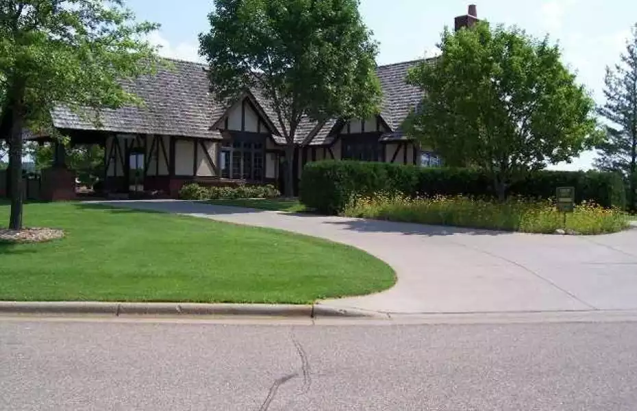 Fox Hollow GC: Clubhouse