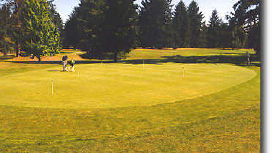 Salem GC Putting Green