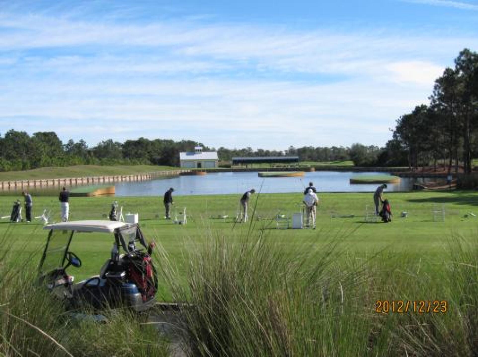 Driving range (Photo submitted by jeffottawa on 12/25/2012)