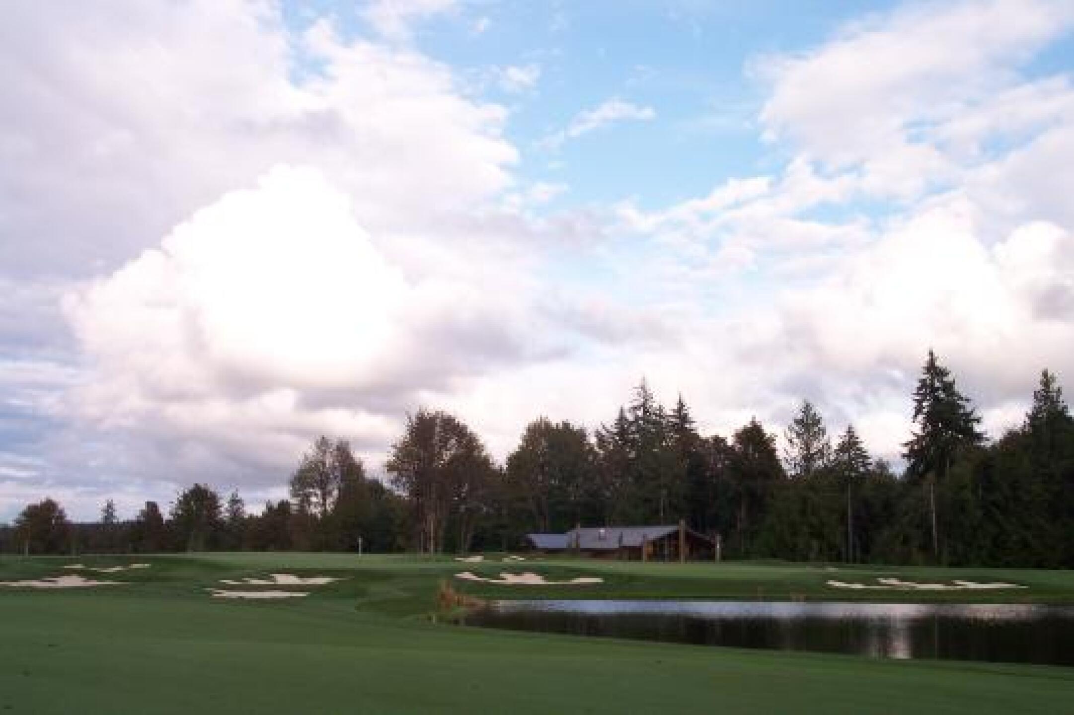 18 Fairway to Shared Green with 9. (Photo submitted by Qxgolfer on 09/18/2013)