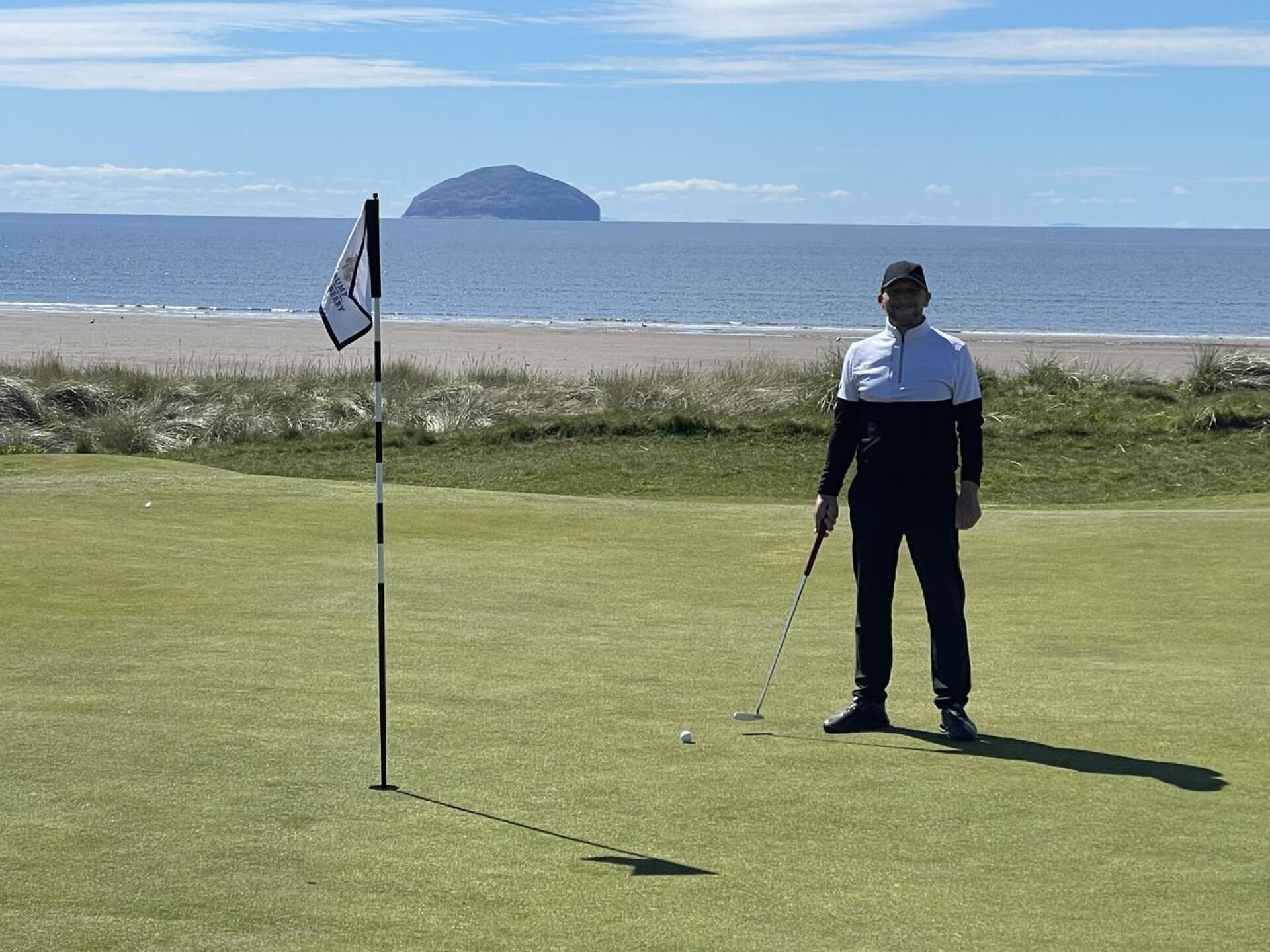 Fourth green with Ailsa Craig in the background (Photo submitted by Swampymarsh on 05/12/2026)