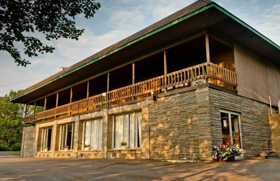  Ford Hill CC: Clubhouse