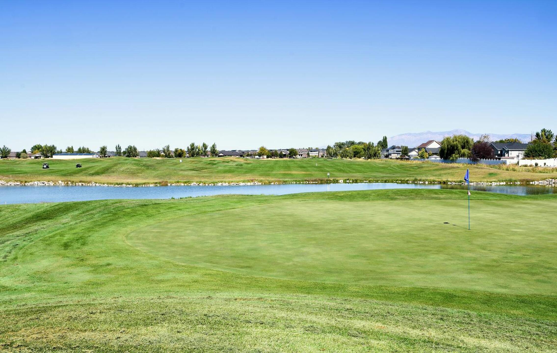 Dubbed the “Loch Ness Monster,” the 18th is a brutish hole: par-5, 560 yards, and a green complex surrounded by water. Fortunately, I saw no strange creatures emerge today from the loch. (Photo submitted by AptlyLinked on 10/07/2025)