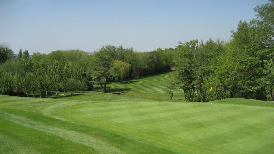 A view of 3rd hole at Oxford Golf Club