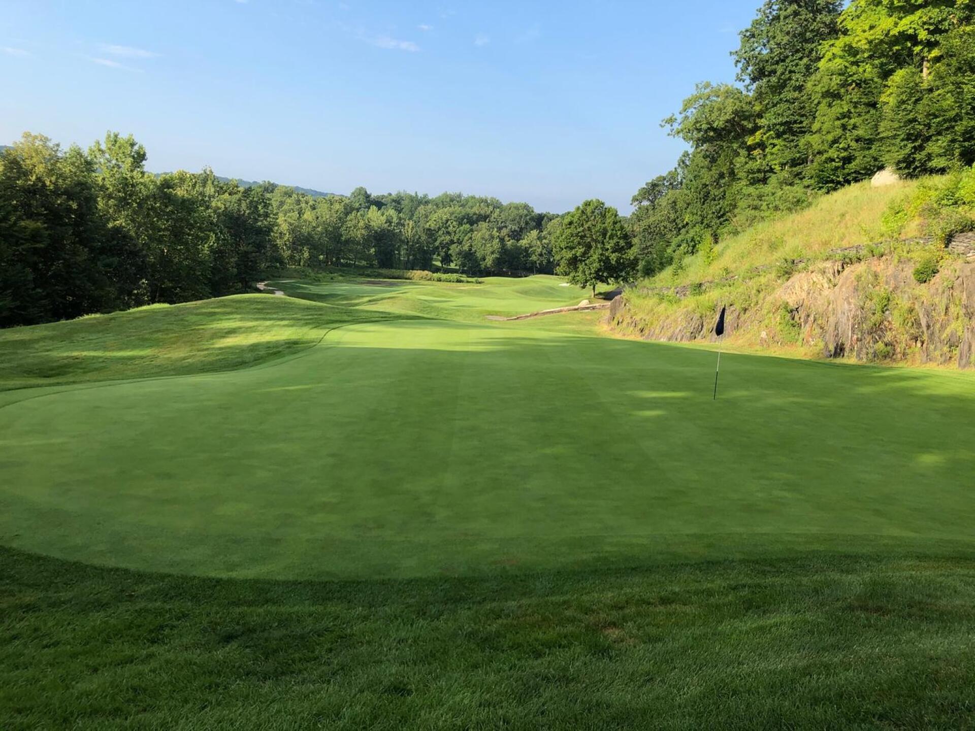 4th hole looking back towards the fairway from behind the green. (Photo submitted by blamege on 08/12/2020)