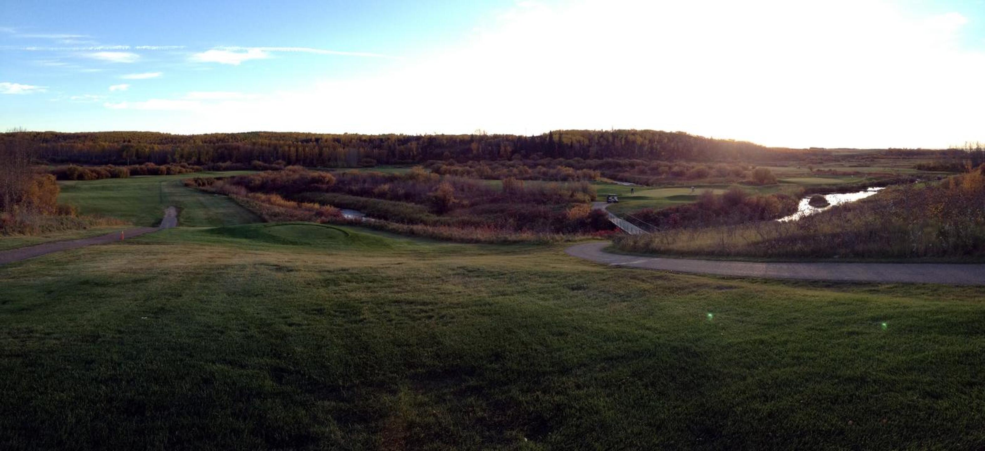 Mannville Riverview GC, Hole 6, Par 4, 286 yds,d, 5th green to right (Photo submitted by DYakimec on 03/19/2017)