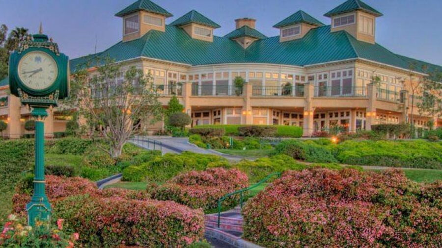 Victoria Club: Clubhouse