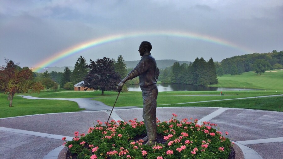 Laurel Valley Country Club - Arnold Palmer statue 