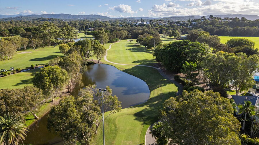 Emerald Lakes GC: #10