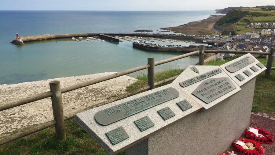 Omaha Beach Golf Club - Seaside Course - hole 6 memorial