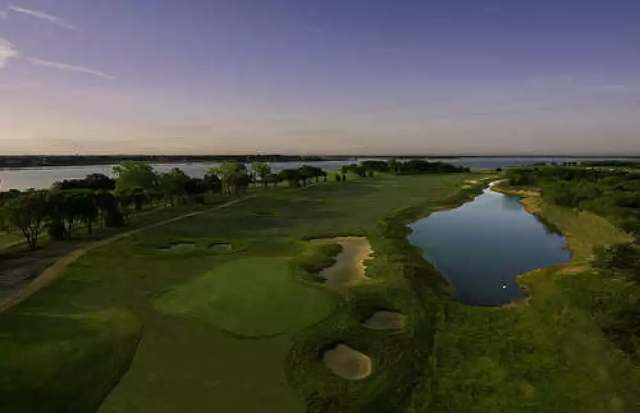 Old American GC: Aerial view of the par-5 18th