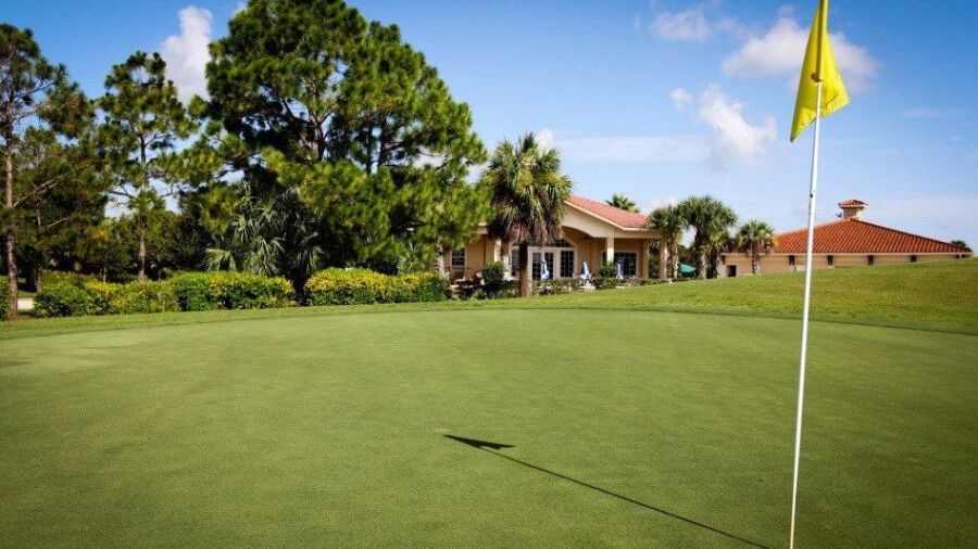Palm Cove Golf & Yacht Club