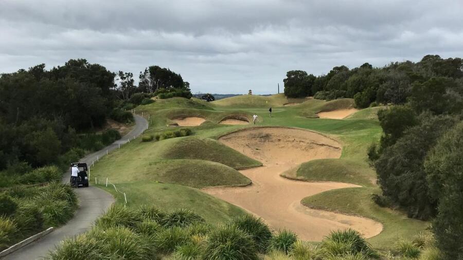 Eagle Ridge - dramatic bunkering