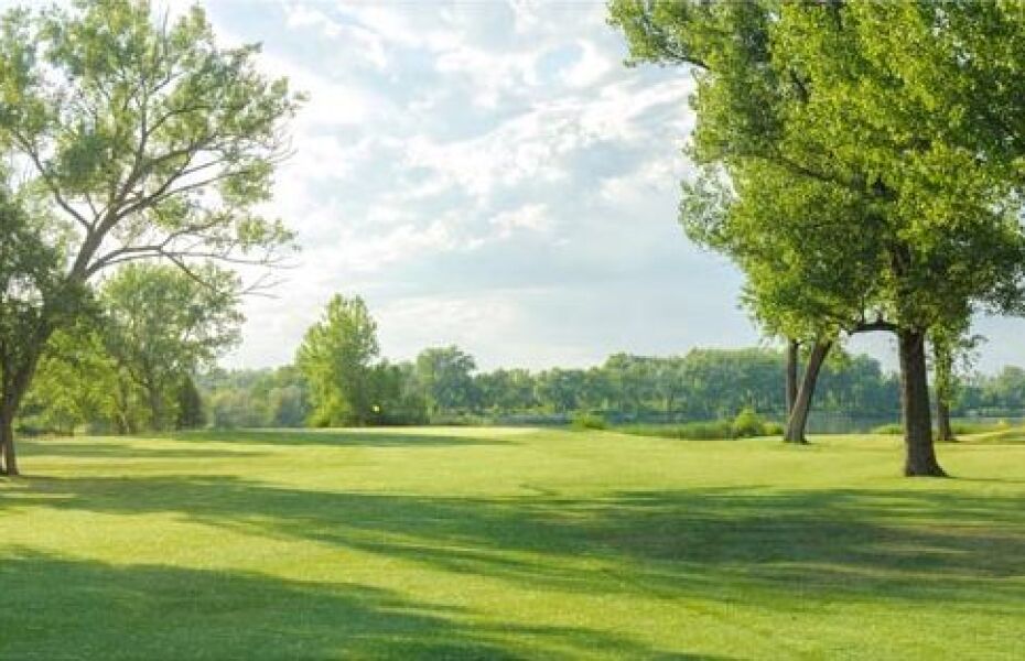 Shoreline Golf Course in Carter Lake, Iowa, USA GolfPass