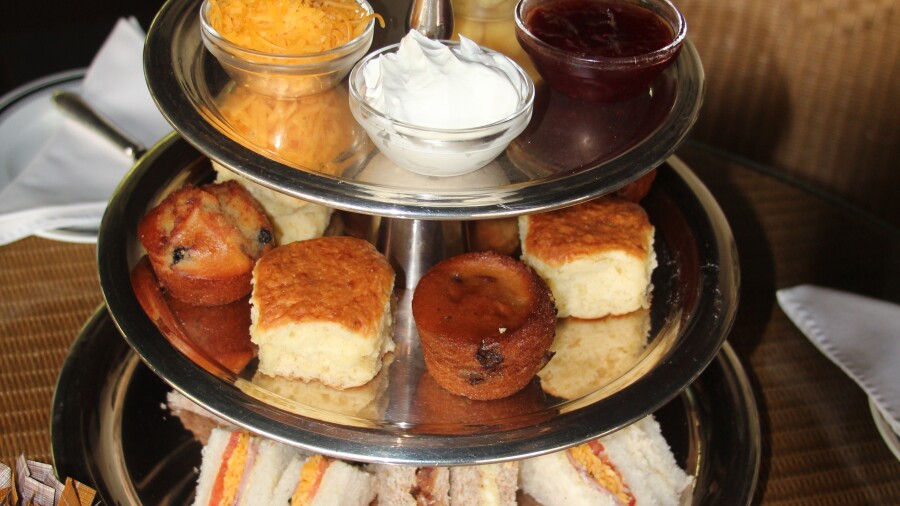 Leopard Creek Country Club - sandwich tray 