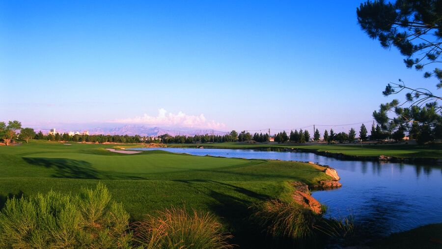 Desert Pines GC: #18