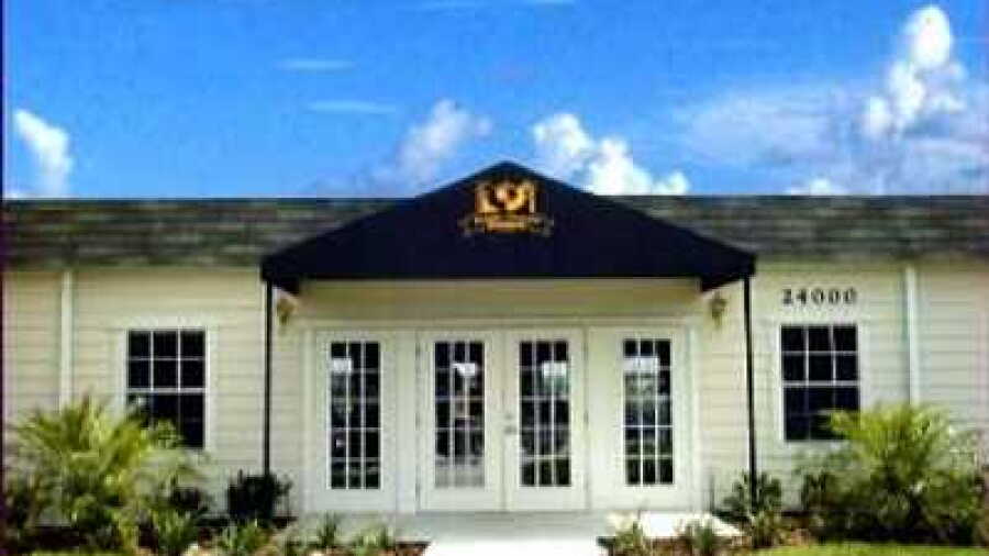 Eagle Dunes GC: Clubhouse