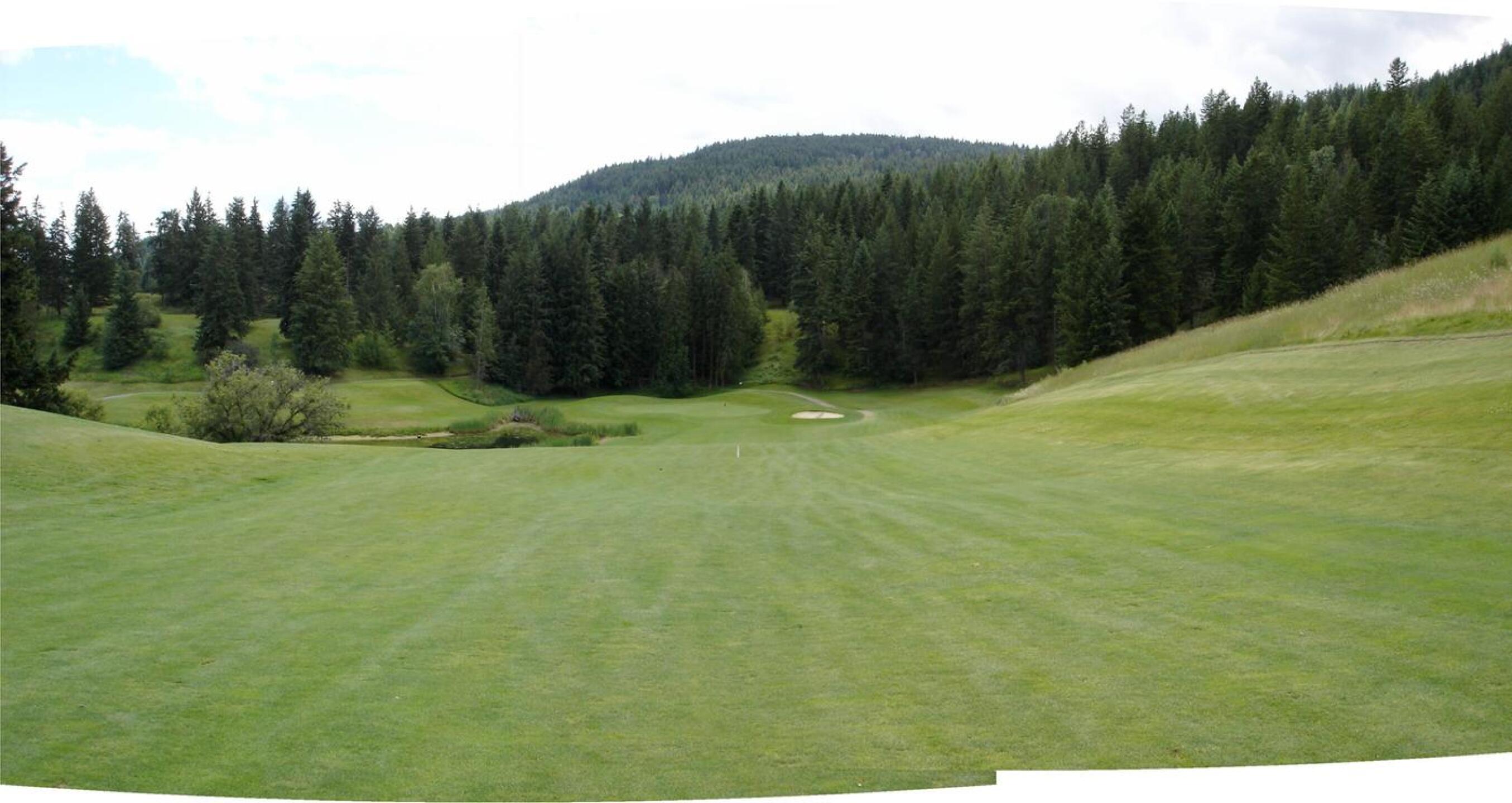 Chinook Cove Golf Course, Hole 1, Par 5, 523 yds (Photo submitted by DYakimec on 06/05/2016)