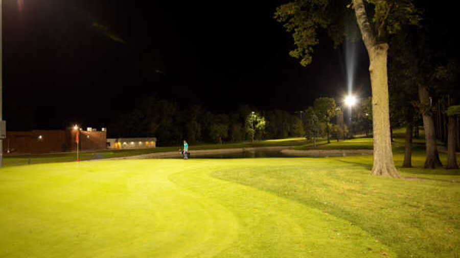 Golf Center Des Plaines Par-3 Course: #9
