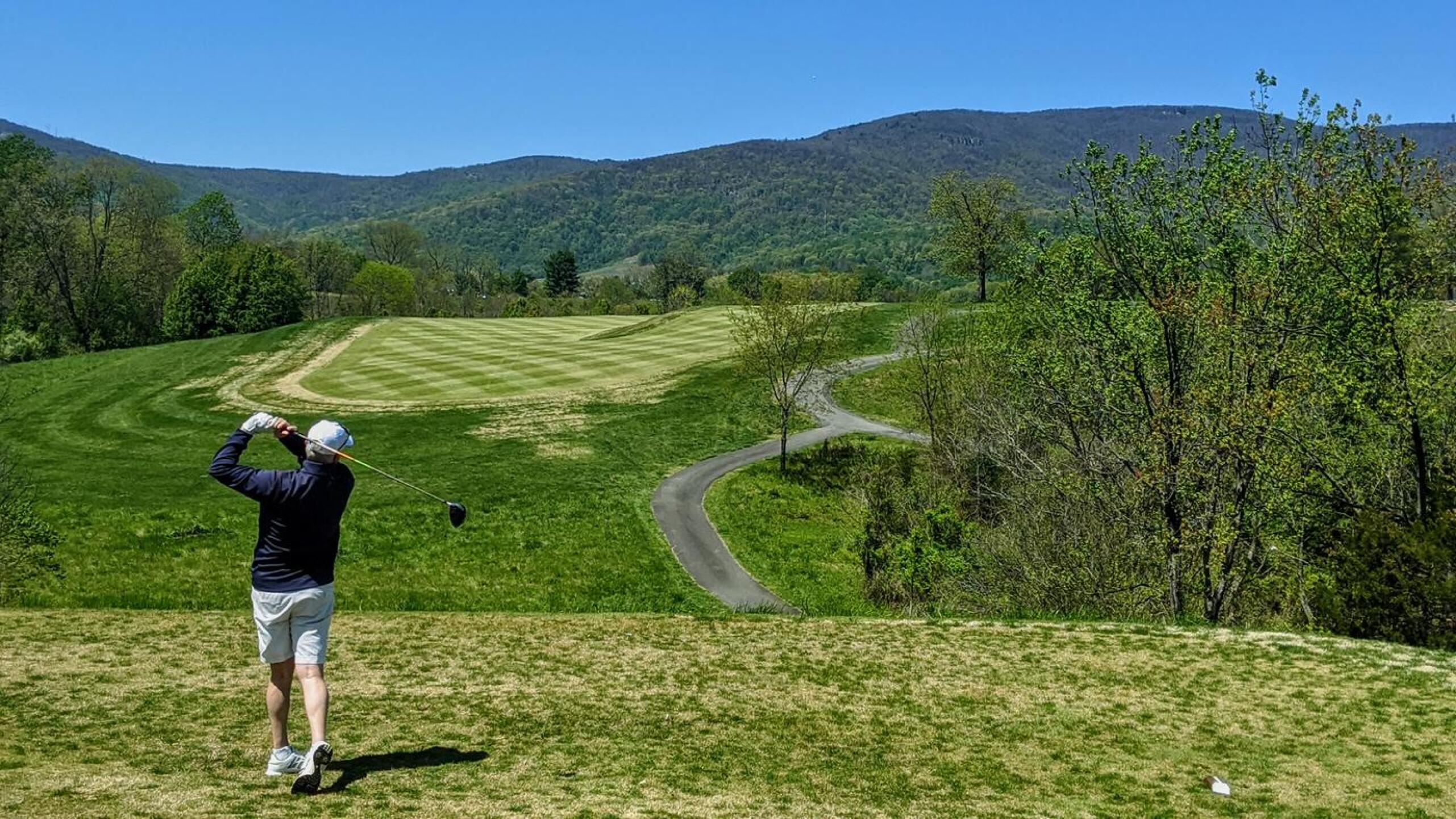 Par-5 3rd (Photo submitted by Back9Ben on 04/30/2020)