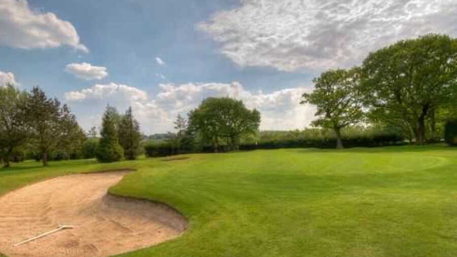 Northcliffe GC: 15th green