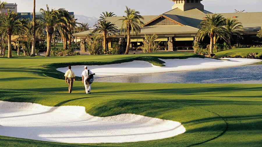 Bali Hai Golf Club in Las Vegas - 18th hole