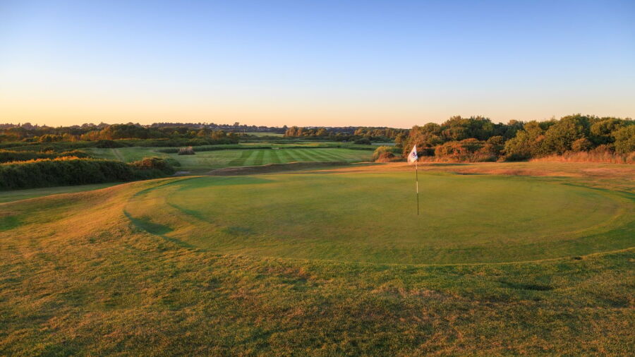 Cooden Beach GC: #9