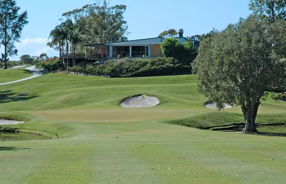 Byron Bay GC: #4 & clubhouse