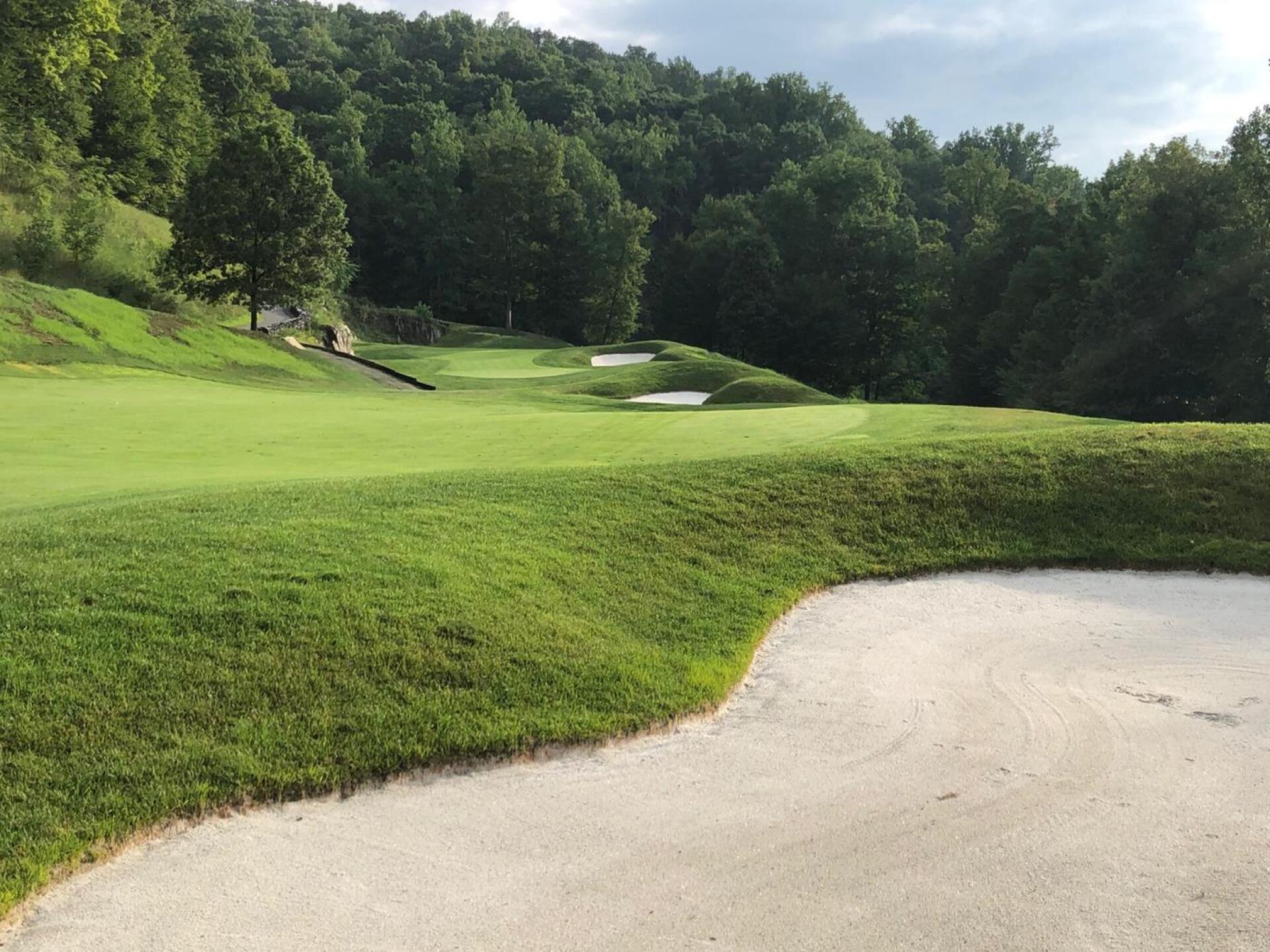 4th hole looking up towards the green (Photo submitted by blamege on 08/12/2020)