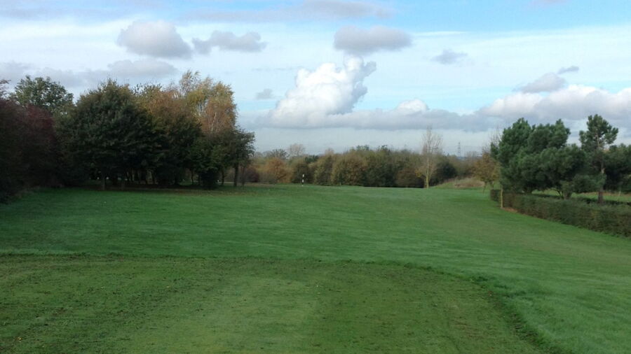 Bramcote Waters GC: 1st fairway