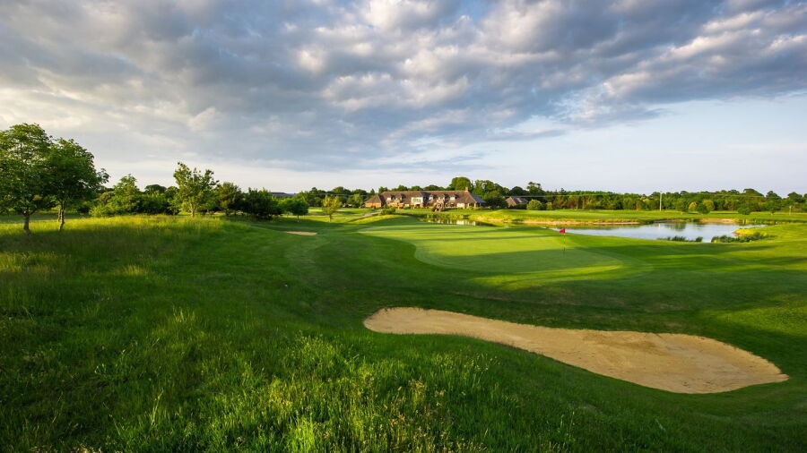 Cams Hall Estate GC: Clubhouse