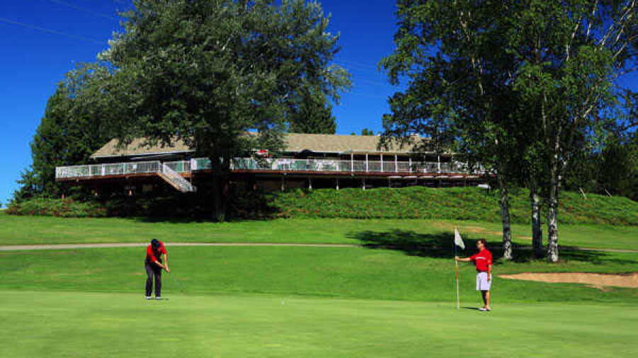 Castlegar GC: #13 & the clubhouse