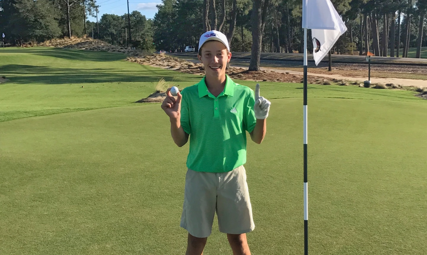 Jackson Van Paris, hole in one
