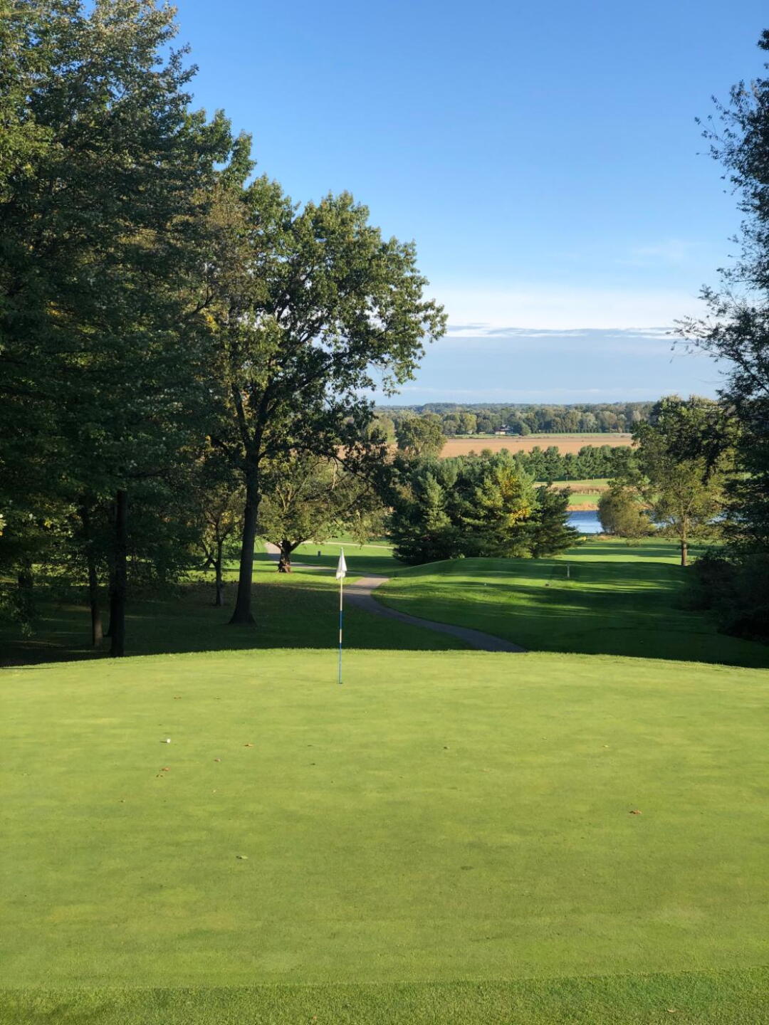 Green on the elevated par 3 8th. (Photo submitted by Glen8251370 on 10/14/2019)