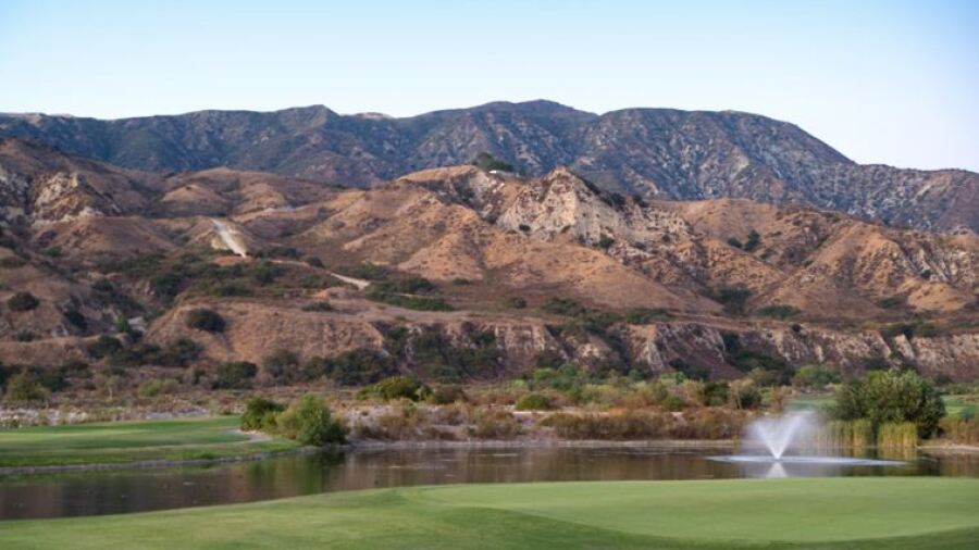 Angeles National Golf Club - hole 2