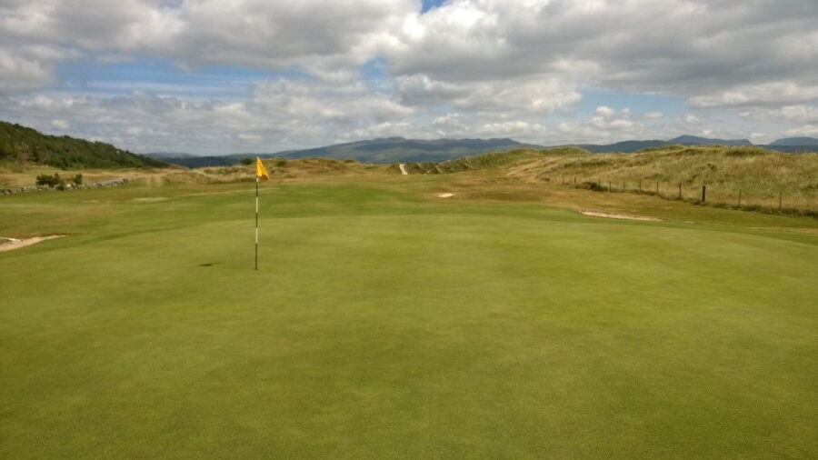 14th green at Porthmadog