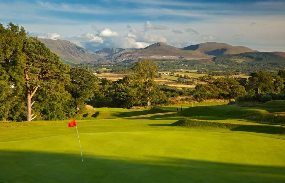 17th green at St Deiniol