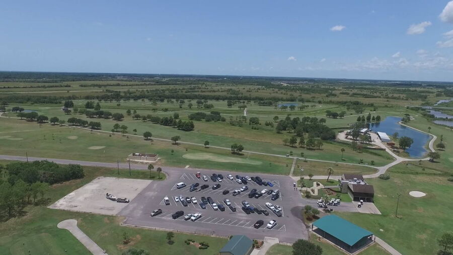 Bayou GC: Aerial view, clubhouse