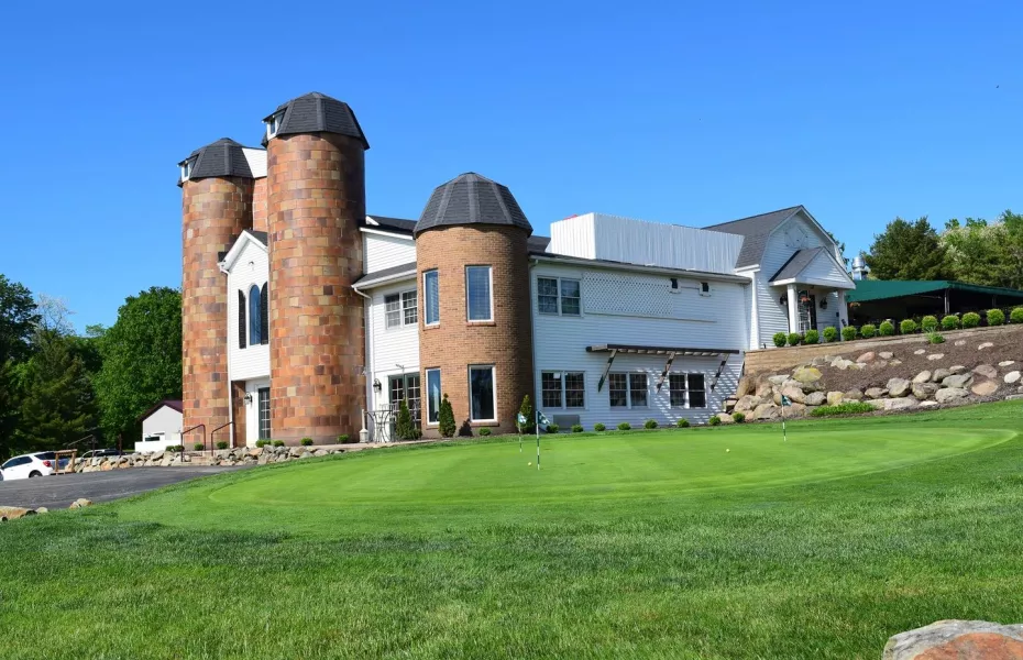 Legends Bar and Grill - Lakeview Golf Club