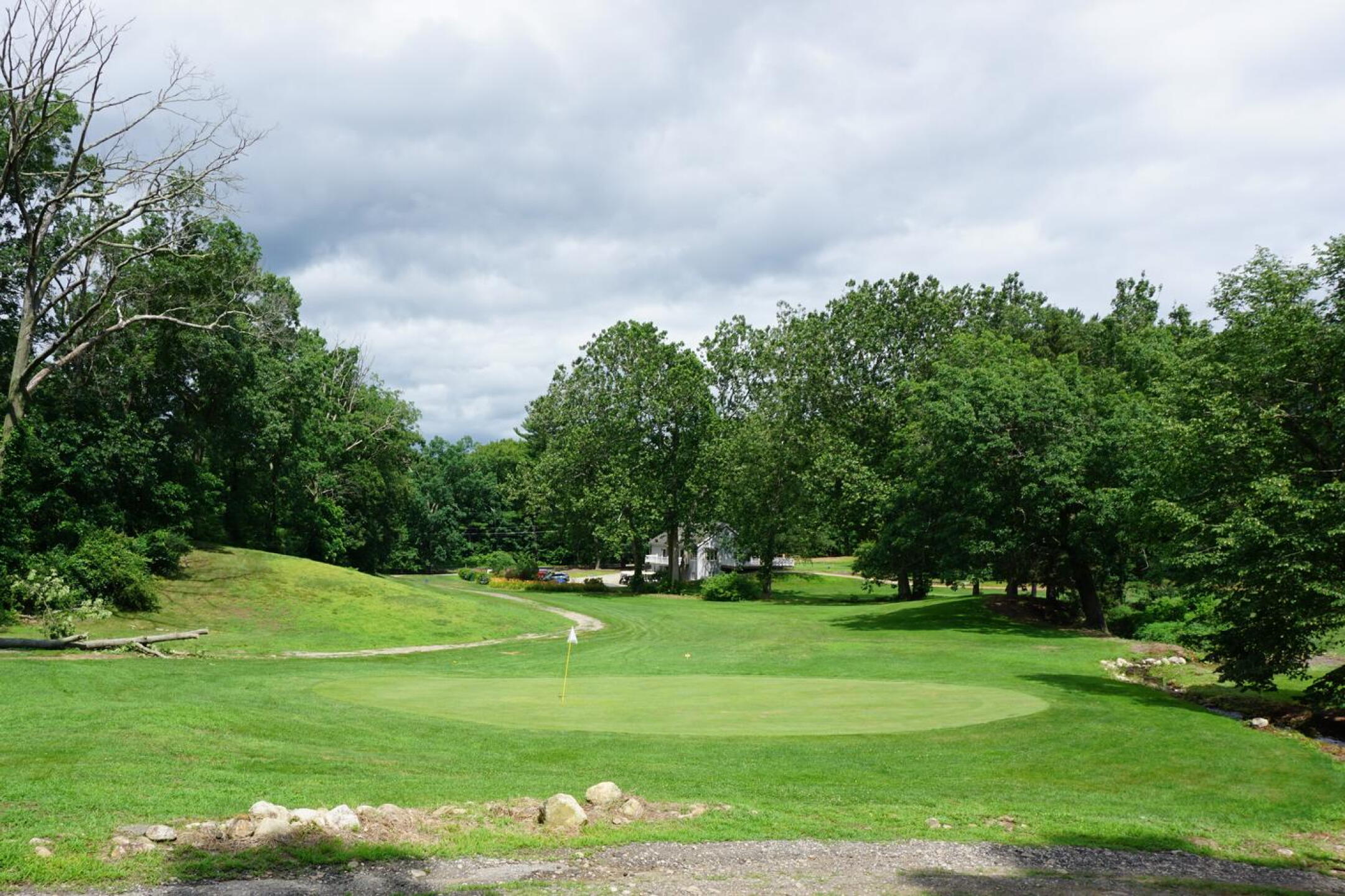 First hole: par-3, 170. It plays uphill from a tee near the clubhouse. (Photo submitted by AptlyLinked on 07/05/2021)