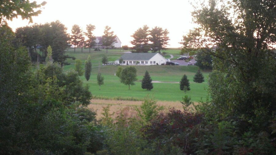 Bloomer GC: Clubhouse