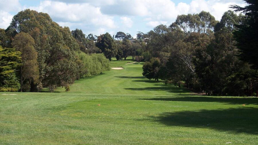 Woorayl Golf Club's 1st hole