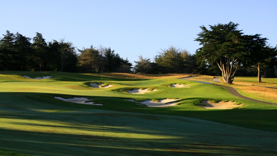 Black Horse GC at Bayonet & Black Horse - hole 1